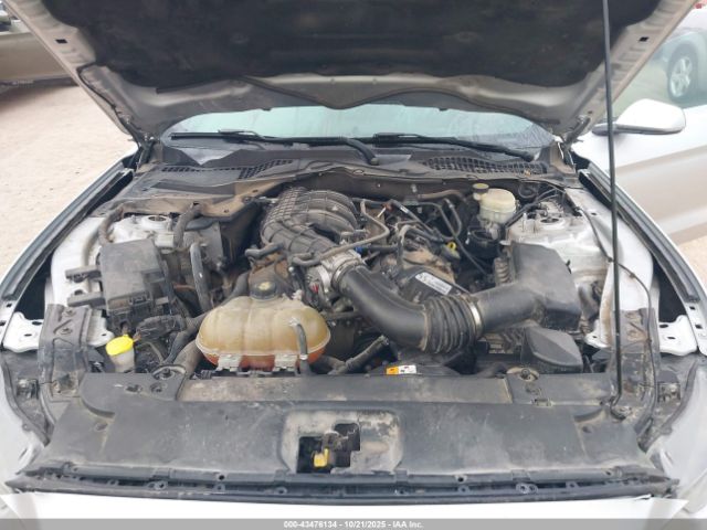 Ford Mustang V6 Image 2