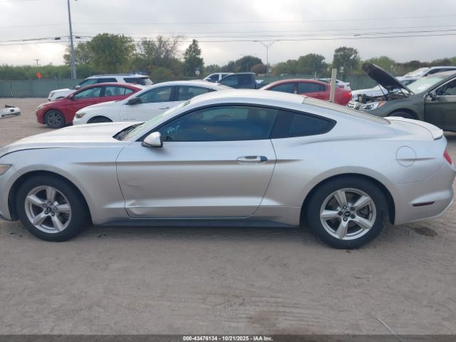 Ford Mustang V6 Image 9