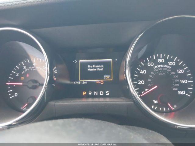 Ford Mustang V6 Image 13