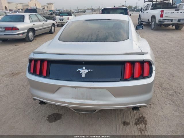 Ford Mustang V6 Image 10