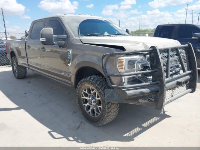 Ford F-350 Lariat Image 1