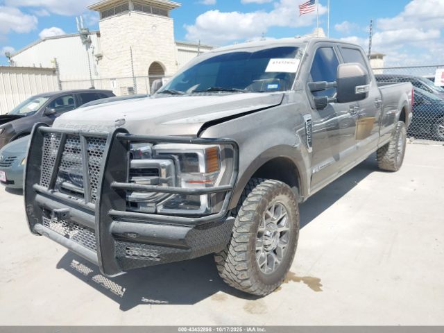 Ford F-350 Lariat Image 2