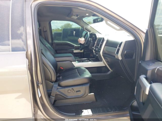 Ford F-350 Lariat Image 4