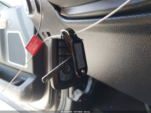 Ford F-350 Lariat Image 10