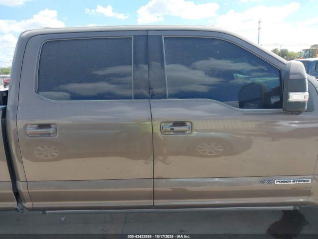 Ford F-350 Lariat Image 12