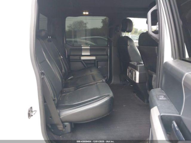 Ford F-150 Lariat Image 10