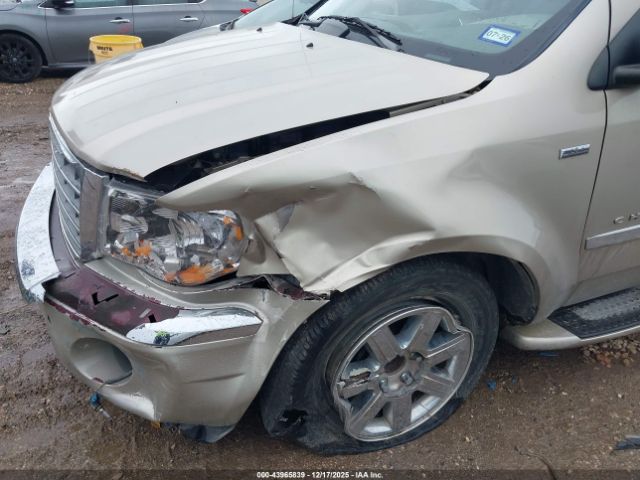 Chrysler Aspen Limited Image 8