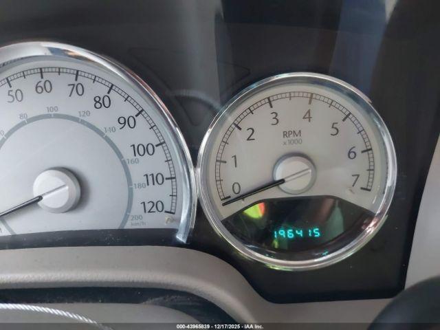 Chrysler Aspen Limited Image 11