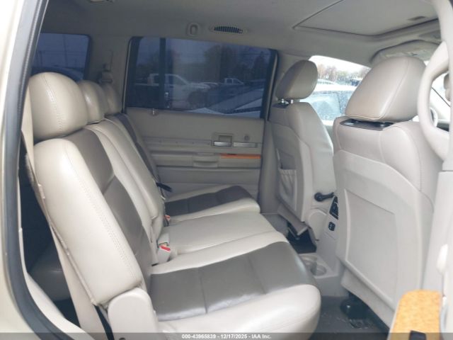 Chrysler Aspen Limited Image 4