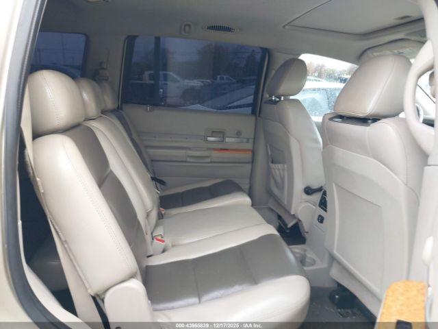 Chrysler Aspen Limited Image 4