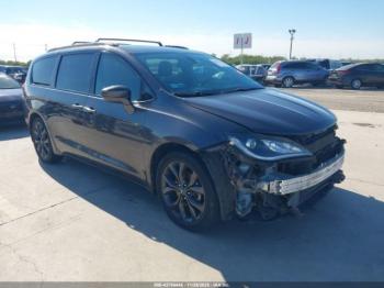  Salvage Chrysler Pacifica