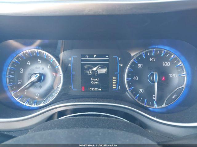 Chrysler Pacifica Touring Plus Image 9