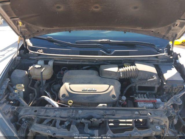 Chrysler Pacifica Touring Plus Image 2