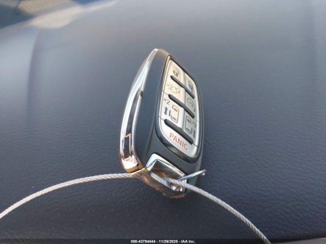 Chrysler Pacifica Touring Plus Image 7