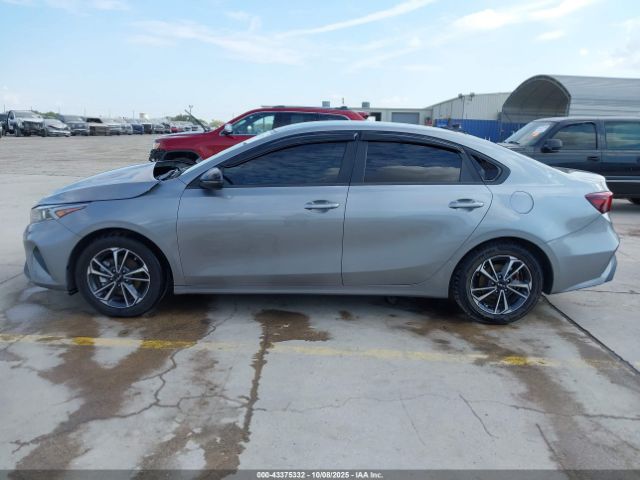 Kia Forte Lxs Image 9