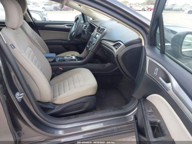 Ford Fusion S Image 13