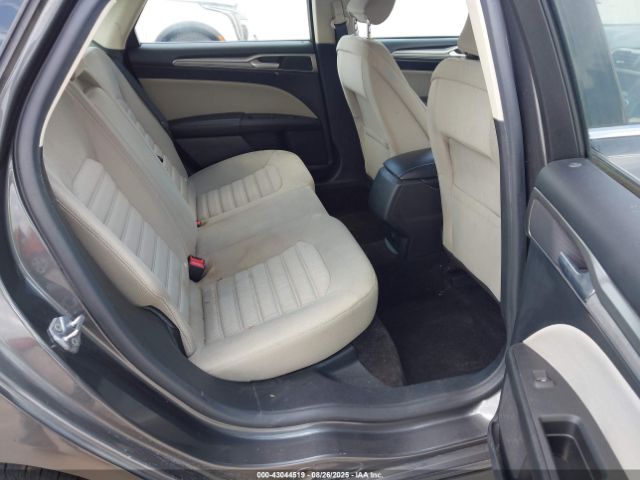 Ford Fusion S Image 12