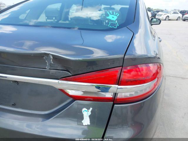 Ford Fusion S Image 5