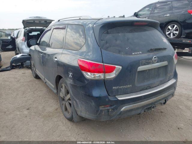 Nissan Pathfinder Platinum Image 2