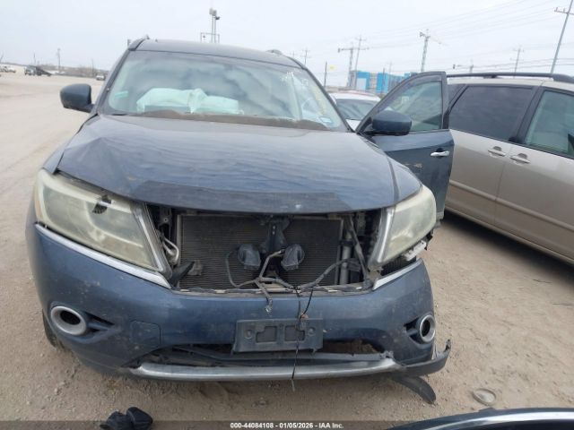 Nissan Pathfinder Platinum Image 14