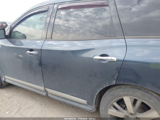 Nissan Pathfinder Platinum Image 8