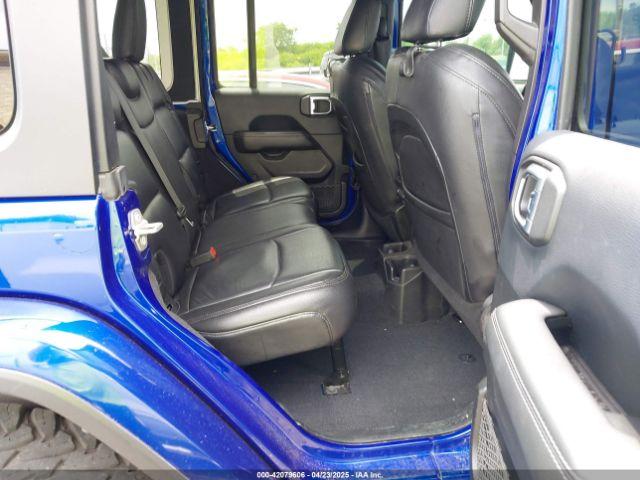 Jeep Wrangler Sahara 4x4 Image 15