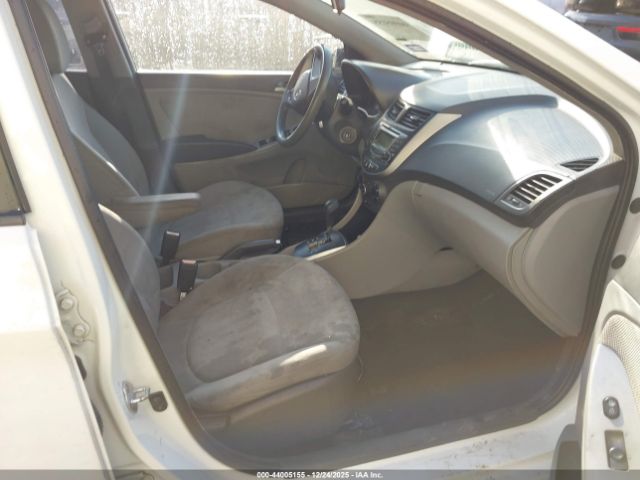 Hyundai ACCENT Gs Image 2