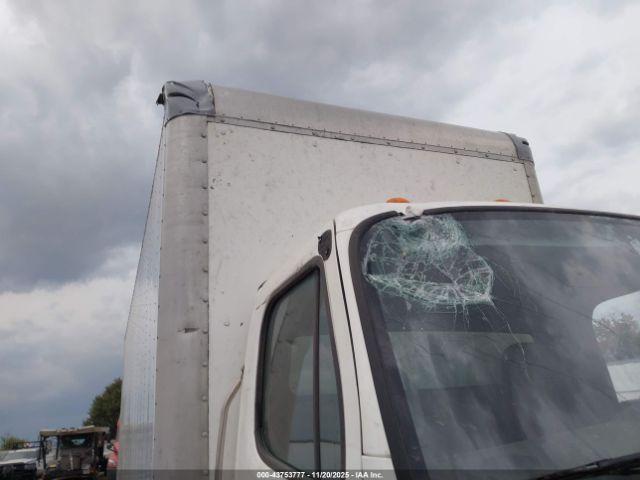 Freightliner M2 106 Image 19