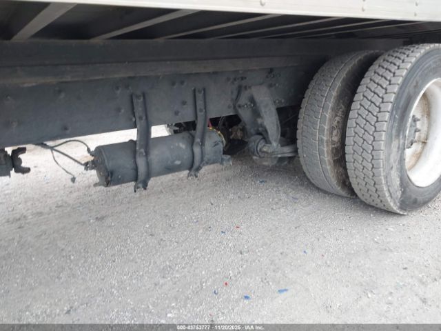 Freightliner M2 106 Image 10