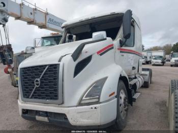  Salvage Volvo Vnr