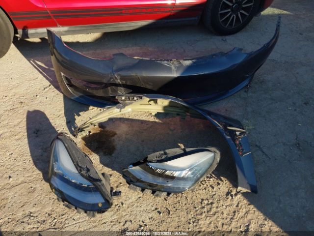 Tesla Model 3 Image 8