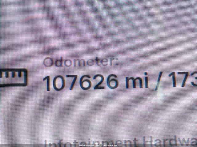 Tesla Model 3 Image 15