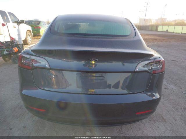 Tesla Model 3 Image 16
