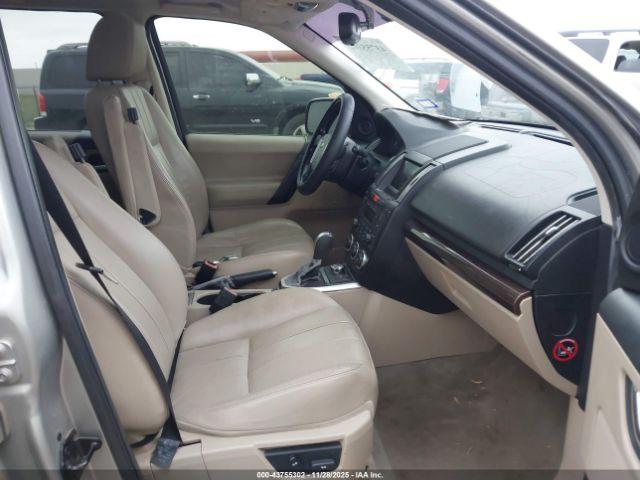 Land Rover LR2 Image 6