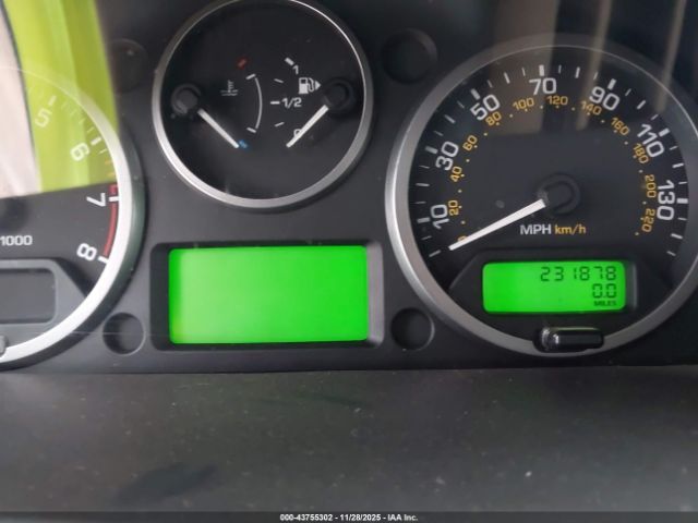 Land Rover LR2 Image 9