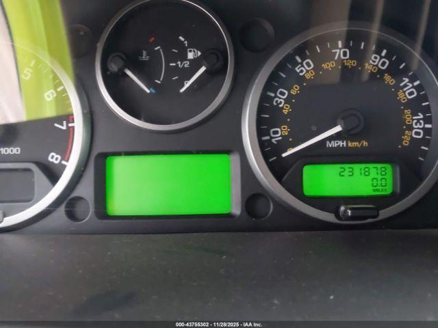 Land Rover LR2 Image 9