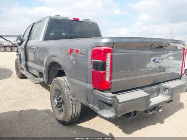 Ford F-250 Xlt Image 6