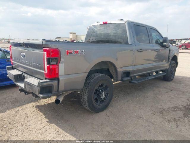 Ford F-250 Xlt Image 11