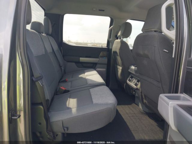 Ford F-250 Xlt Image 13