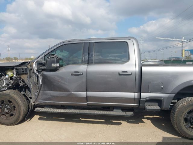 Ford F-250 Xlt Image 7