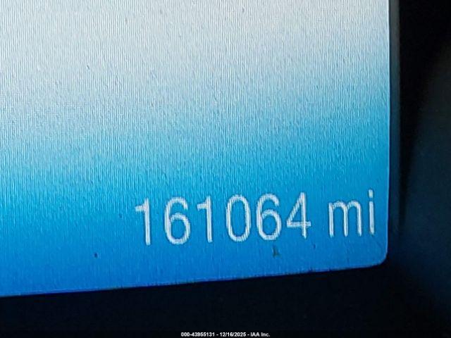 Ford Escape Titanium Image 9