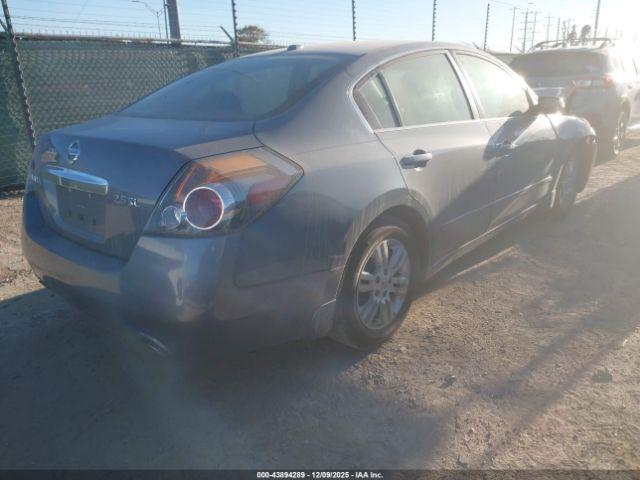 Nissan Altima 2.5 S Image 9