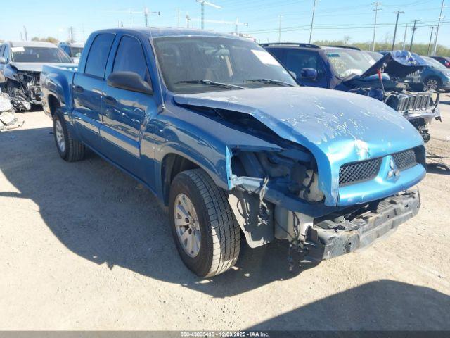  Salvage Mitsubishi Raider