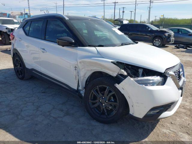  Salvage Nissan Kicks