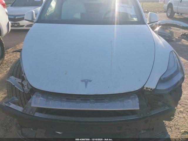 Tesla Model Y Long Range Dual Motor All-wheel Drive Image 15