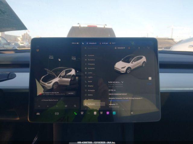 Tesla Model Y Long Range Dual Motor All-wheel Drive Image 20
