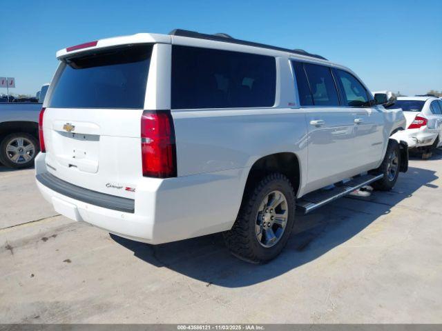 Chevrolet Suburban Lt Image 11