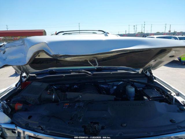 Chevrolet Suburban Lt Image 18