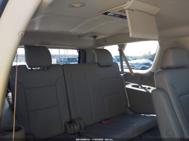 Chevrolet Suburban Lt Image 8