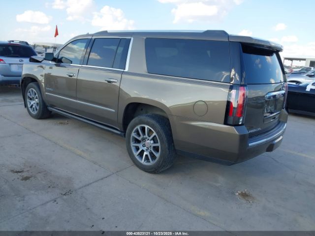 GMC Yukon Denali Image 5